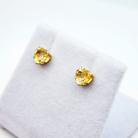 10K Yellow Gold Heart-Shaped Citrine 5x5mm Stud Earrings - Picture 3 of 7